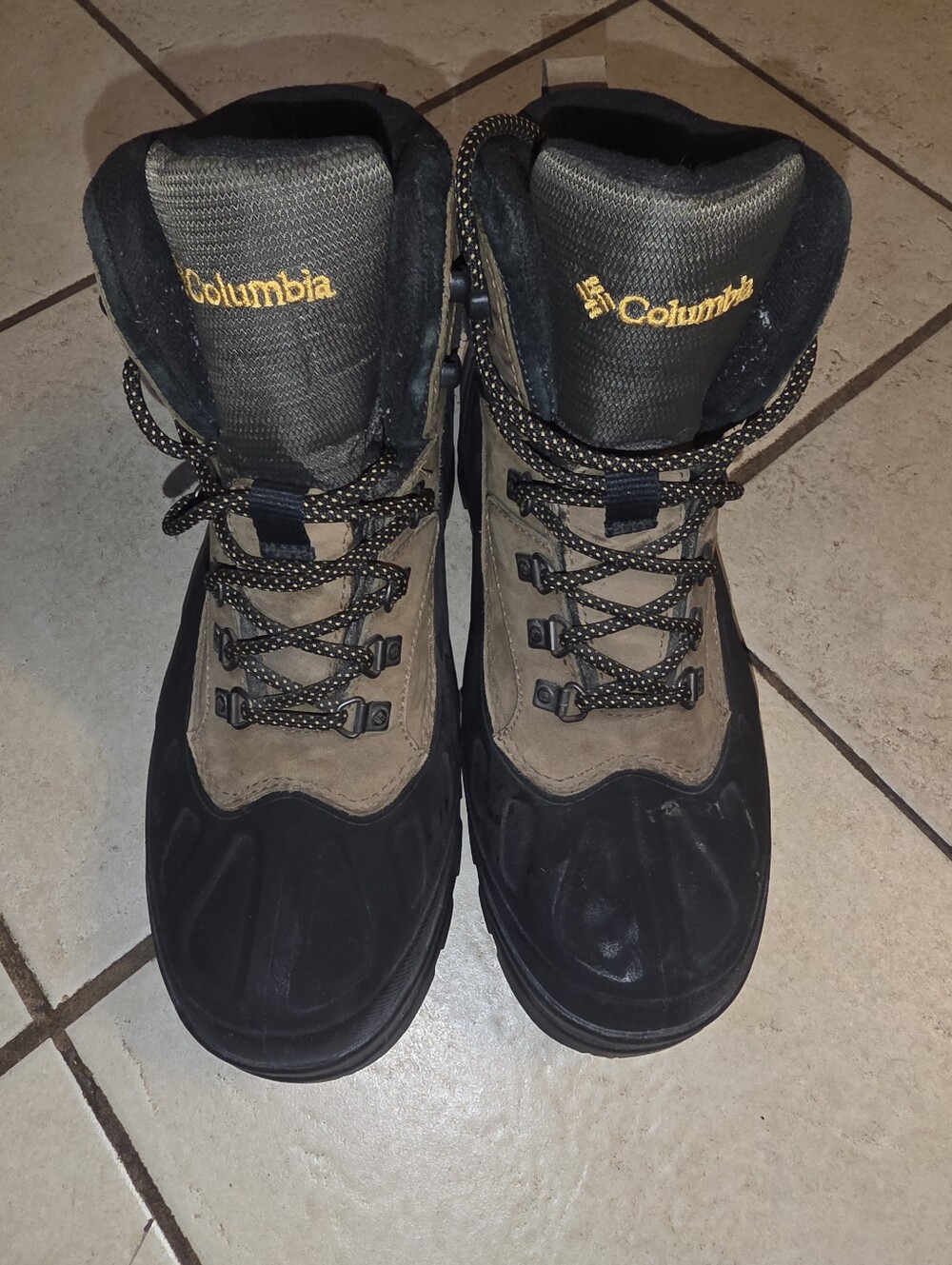 Columbia Boots Men's 10.5 Bugabootoo Waterproof Thinsulate Insulated BM1211 Shoe